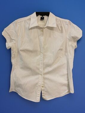 Gap White cotton Short sleeve, Button down collar shirt. Size Large. EC.